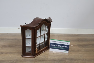 Afbeelding van Houten vitrinekastje met glas