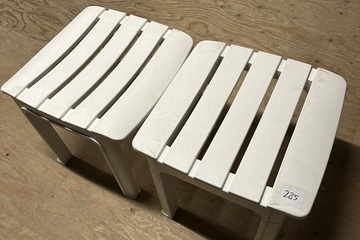 Afbeelding van 285. Witte krukjes 2 stuks