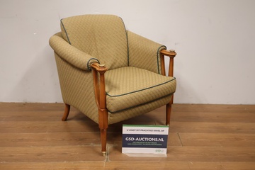 Afbeelding van Fauteuil met houten armleuningen