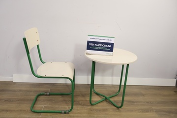 Afbeelding van Vintage Bauhaus Bijzettafel & Stoel met Groen Frame