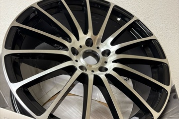 Afbeelding van Nieuwe velgen 20 inch set van 4  (E)