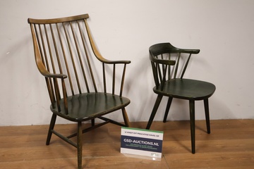 Afbeelding van Set van twee houten vintage Spijlen stoelen