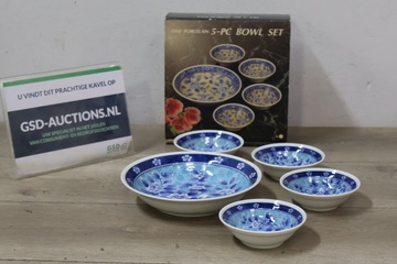 Afbeelding van Porseleinen 5 delige kommen set'