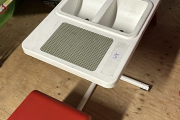 Afbeelding van 185. Lego speeltafel