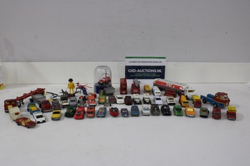 Afbeelding van Collectie van 45 Vintage Speelgoedautootjes