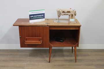 Afbeelding van Vintage Houten Singer Naaitafel inclusief Naaimachine
