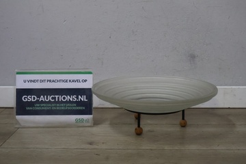 Afbeelding van Glazen fruitschaal met metalen onderstel