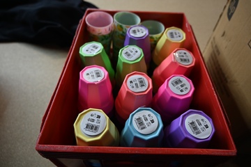 Afbeelding van Groot aantal plastic bekers