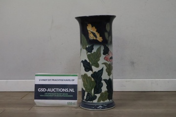 Afbeelding van Decoratieve vaas met een bloemenpatroon'