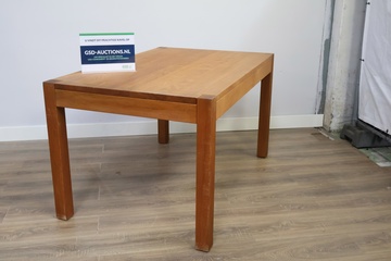 Afbeelding van Rechthoekig Houten Eetkamertafel'