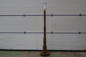 Afbeelding van Gestoken Houten Vloerlamp