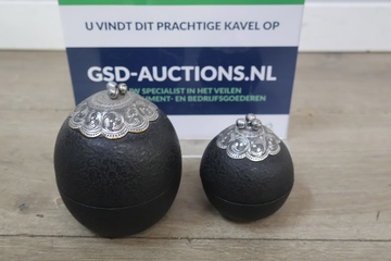 Afbeelding van Set van 2 Zwarte Trinket Boxes met Metalen Deksels'