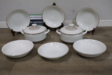 Afbeelding van Dekschalen 2 stuks en diepe borden 6 stuks van Arzberg