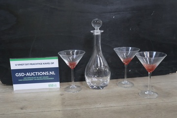Afbeelding van Glazen karaf met 3 cocktailglazen'
