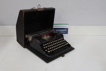 Afbeelding van Vintage Olympia typemachine