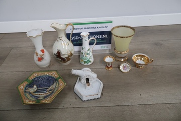 Afbeelding van Porseleinen vazen en siervoorwerpen