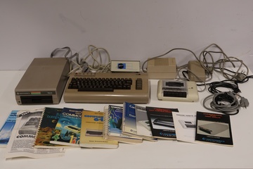 Afbeelding van Commodore 64 Set - Met Boekjes - 1541, Datasette
