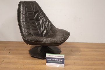 Afbeelding van Artifort F585 Loungestoel door Geoffrey Harcourt