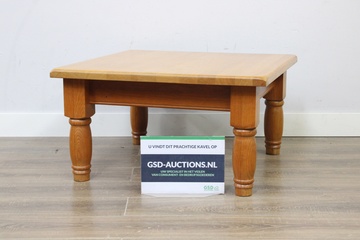 Afbeelding van Rustiek Eikenhouten Bijzettafel'