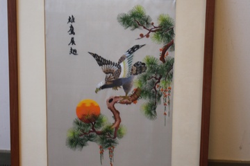 Afbeelding van Chinese naaldkunst: Vogel op tak. Geborduurd op zijde