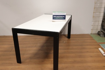 Afbeelding van Vintage Zwart/Witte Pastoe Eettafel van Cees Braakman