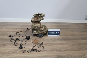 Afbeelding van Elektrisch Waterornament met Realistische Houtlook