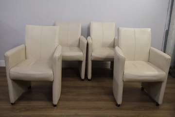 Afbeelding van Set van 4 Lederen H&H Stoelen met Wielen