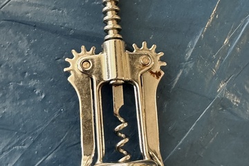 Afbeelding van Mooie zilverkleurige kurkentrekker in klassiek vleugelmodel