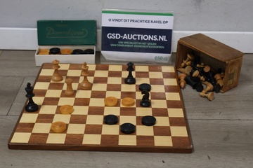Afbeelding van Houten schaak en dambord