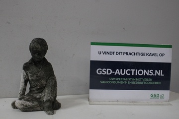 Afbeelding van Beeld van Zittend Jongetje''