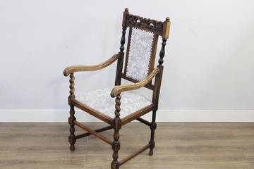 Afbeelding van Gestoken Antiek Houten Fauteuil