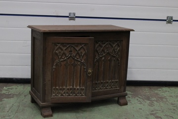 Afbeelding van Antiek Gothic 2-Deurs Kastje