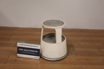 Afbeelding van Witte Verrijdbare Opstapkruk