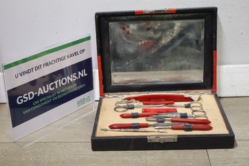 Afbeelding van Vintage manicure-set is doos