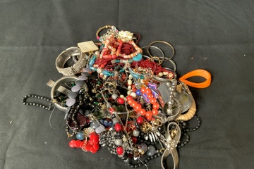 Afbeelding van Diverse sieraden - 1,5 kg