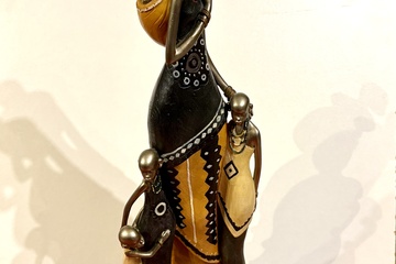 Afbeelding van Grote beeld van een Afrikaanse Moeder met kinderen