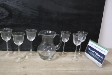Afbeelding van Waterkan met 6 wijnglazen'