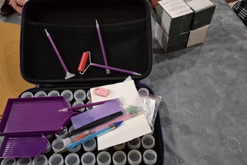 Afbeelding van Complete Diamond Painting Opbergkoffer – ca. 60 potjes + acc