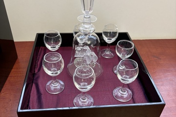 Afbeelding van Wodka set van 7 glazen en karaf Santa Maria schip erin