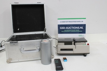 Afbeelding van Vintage Leica Pradovit Diaprojector in Koffertje