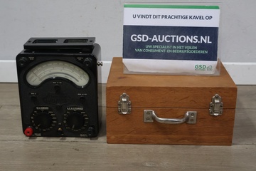 Afbeelding van Vintage Avo meter met houten opbergkistje