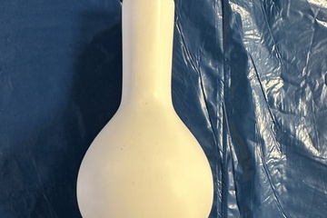 Afbeelding van Elegant mat wit vaasje – tijdloos & veelzijdig (16 cm)