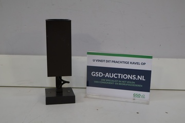 Afbeelding van Zwarte metalen lamp met vierkante voet