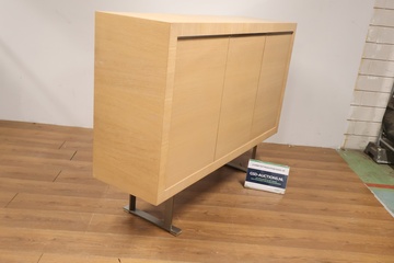 Afbeelding van Eikenhouten 3-Deurs Dressoir