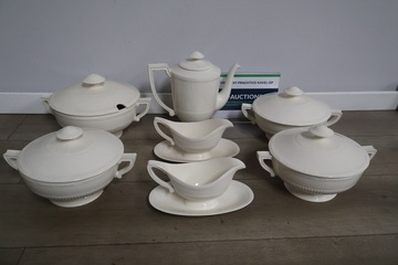 Afbeelding van Royal Sphinx dekselschalen, theepot en juskomen 7 stuks