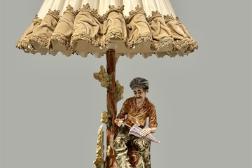 Afbeelding van Porseleinen tafellamp klusjesman van Bassano gemakt in Italië