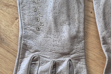 Afbeelding van Vintage leren dameshandschoenen – beige – met sierstiksel