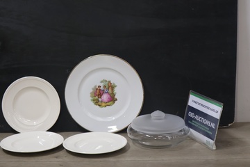 Afbeelding van Mix van 4 Porseleinen Borden & 1 Glazen Koektrommel''