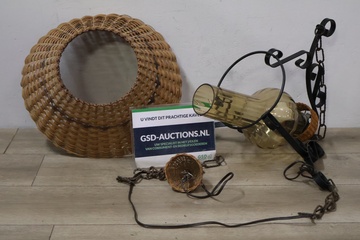 Afbeelding van Vintage Smeedijzeren Hanglamp met Rotan Kap'