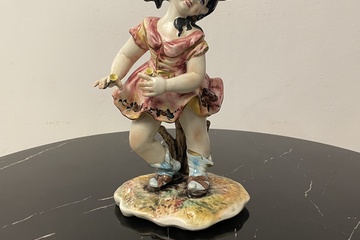 Afbeelding van Capodimonte keramiek grote beeld van een meisje Italië